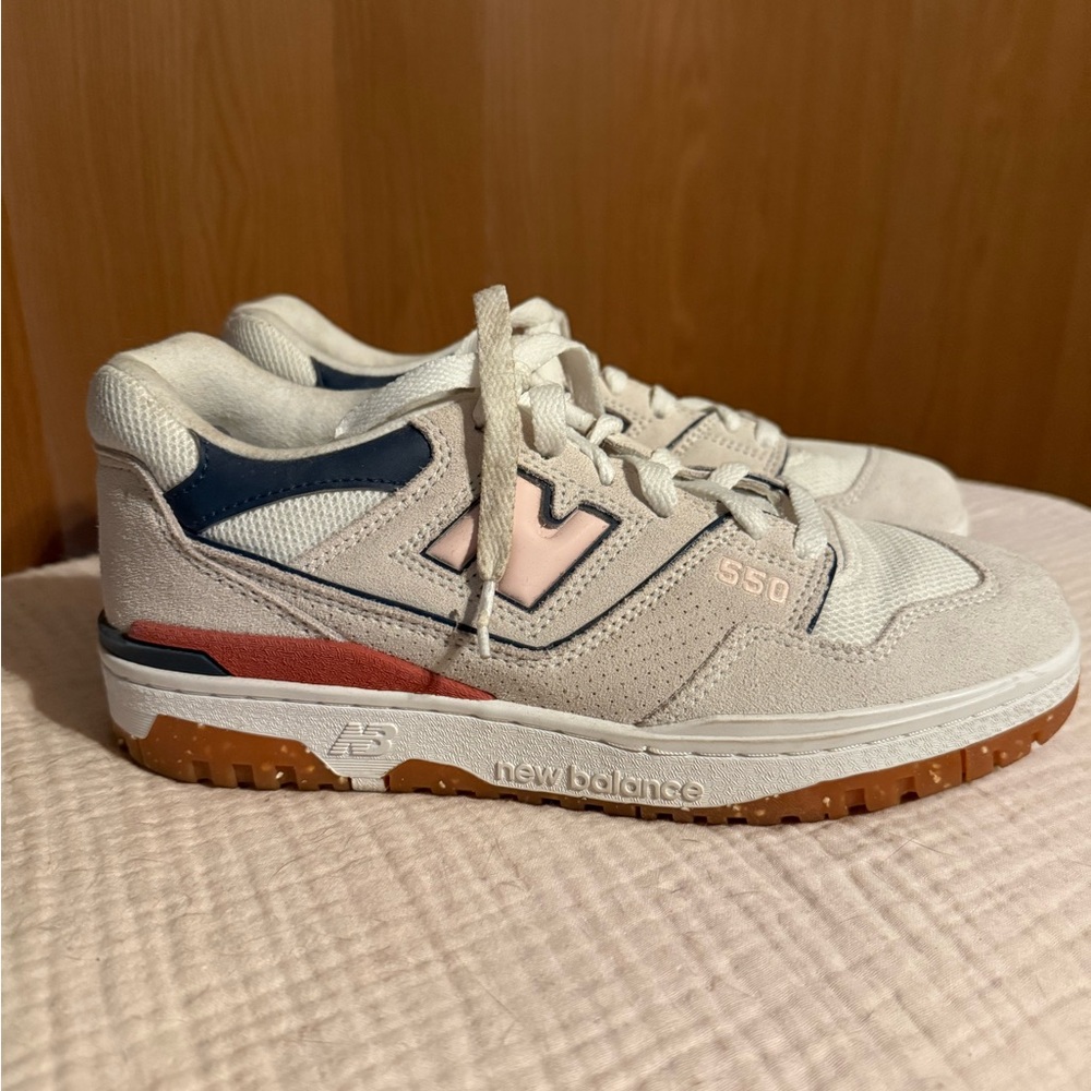 New Balance Women’s 550 Cream and Navy Athletic Shoes - Like New